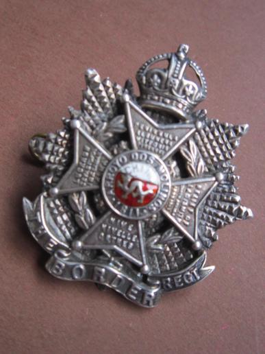 A nice Officers 'silver' Border Regiment cap badge