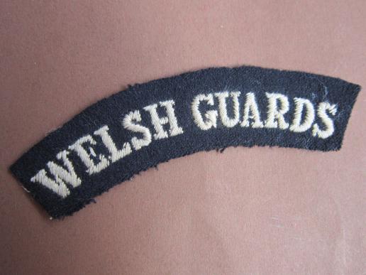  A nice late '30 early '40 Welsh Guards embroided shoulder title