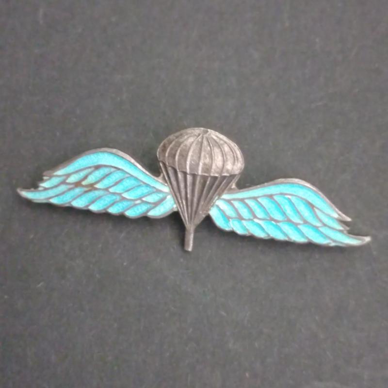 A very attractive - and not so often seen - Parachute Regiment i.e SAS (Special Air Service) i.e SOE (Special Operations Executive) silver & enamel Regimental sweetheart brooch i.e badge