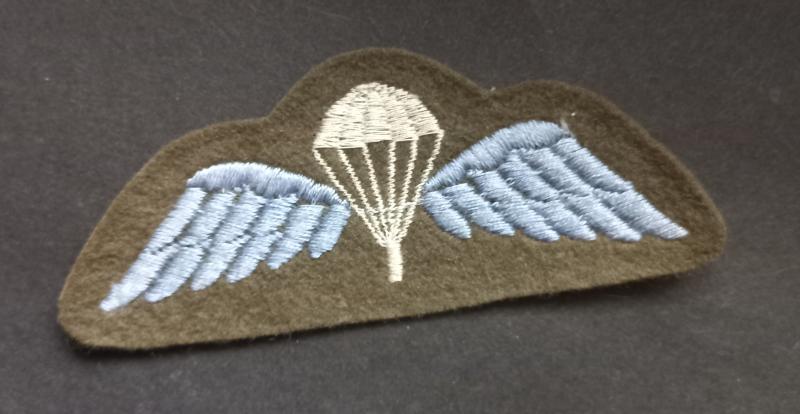 A attractive and un-issued standard - early war period (split feather) - British parachute qualification wing
