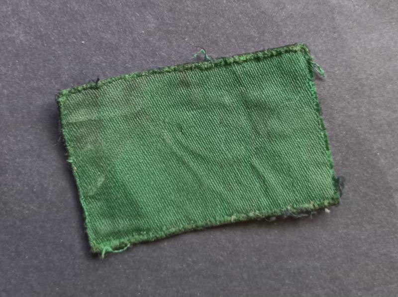 A attractive (regrettably single) British made Canadian 4th Armoured Division shoulder divisional sign