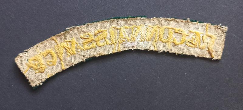 A attractive and nicely embroided Reconnaissaince shoulder title with a so called 'serif type' lettering